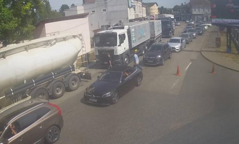 Strpljivo i oprezno: Vozači, na ovim graničnim prelazima u BiH očekujte da ćete čekati