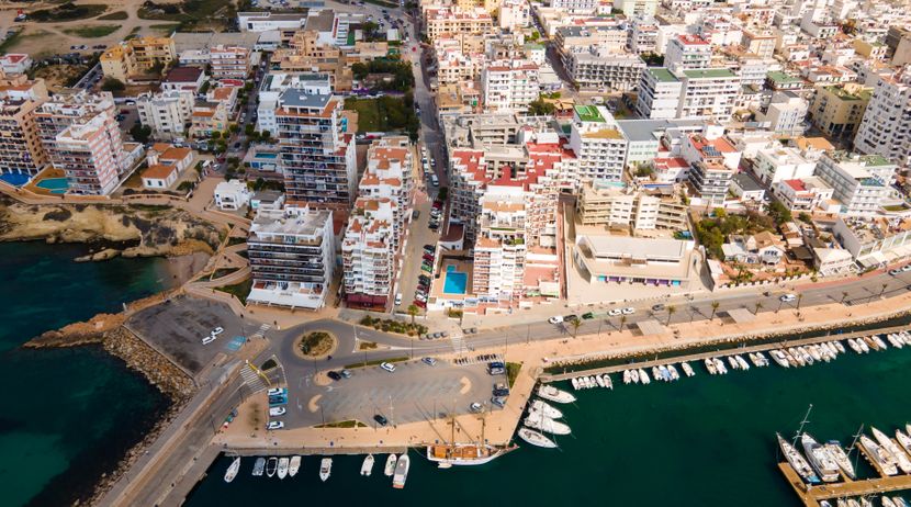 Ibica mijenja pravila: Prepolovljen broj privatnog smještaja