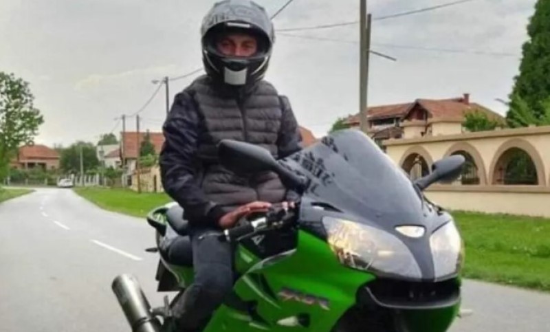 Ostavio djevojku kod kuće pa se uputio svojoj: U jezivom sudaru poginuo mladi bajker