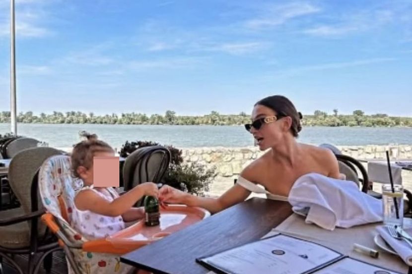 Oglasila se Kaća Živković: Pjevačica pokazala kako izgleda tri nedjelje nakon porođaja FOTO