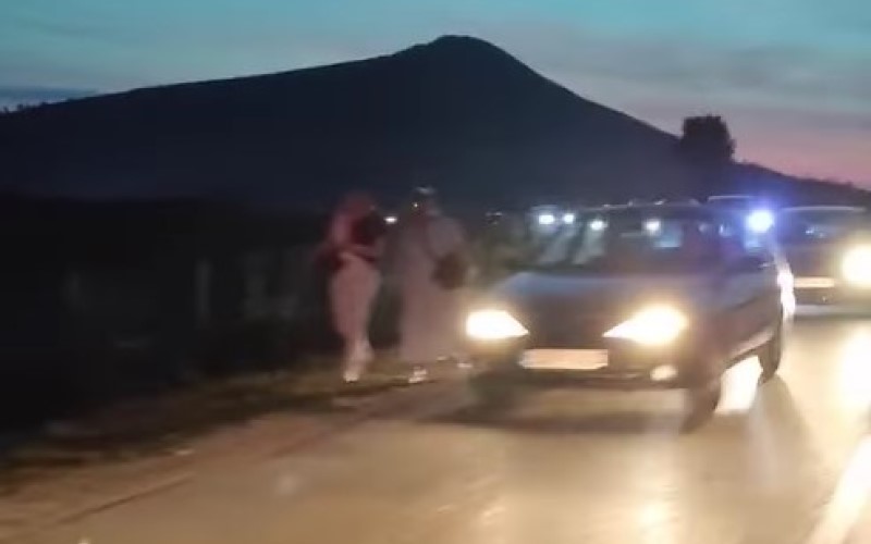 Biće “žestoka” noć: Kilometarske kolone vozila zaputile se na Kočićev zbor VIDEO