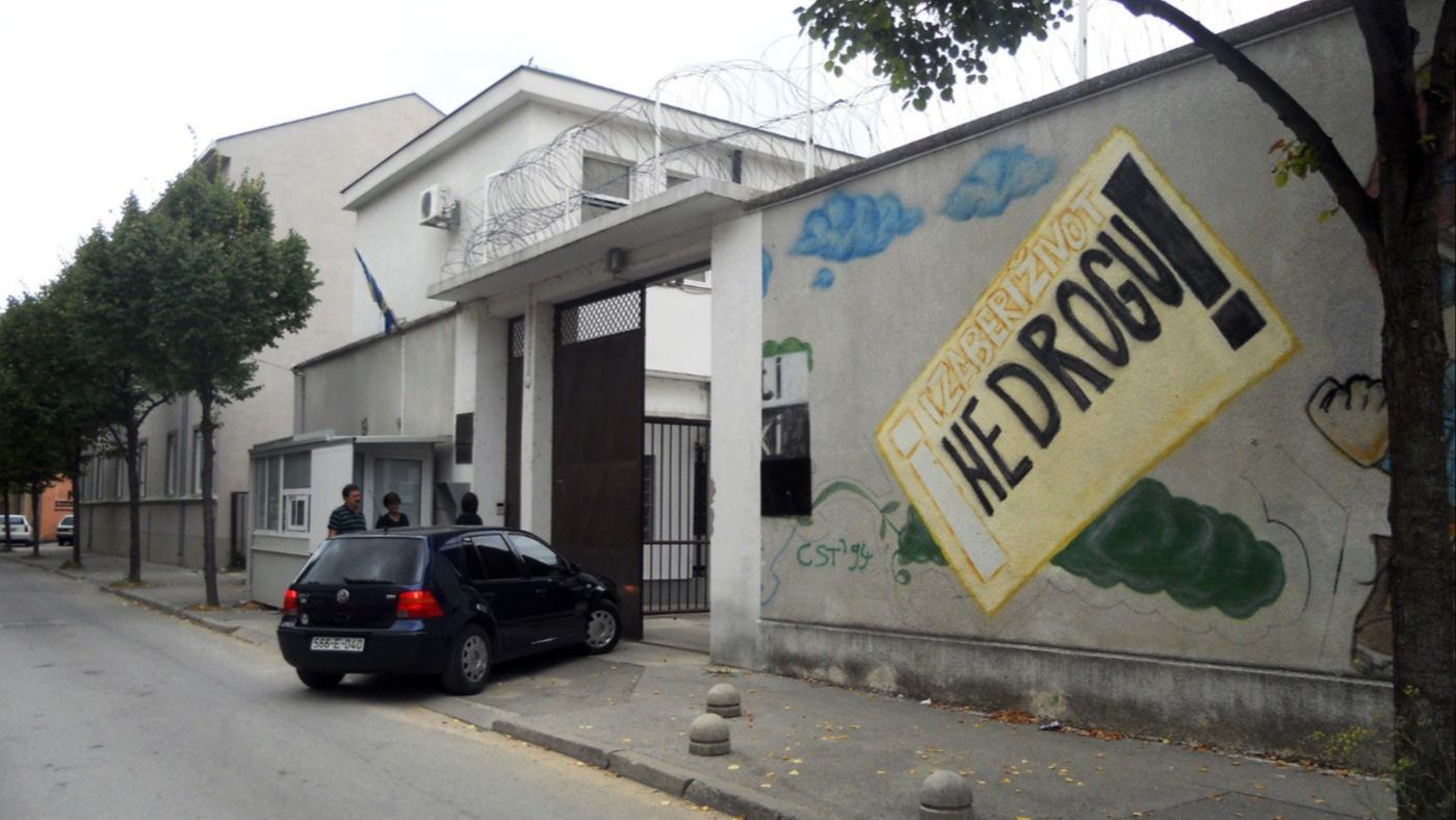 Zbog dorge: Zatvorski čuvar osuđen na dvije godine zatvora