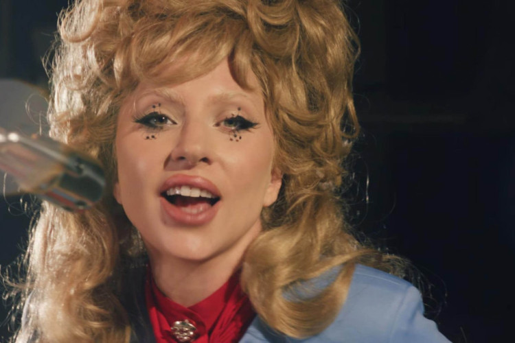 Lejdi Gaga kao Lepa Lukić: Pjevačica zbog stajlinga postala hit na internetu FOTO