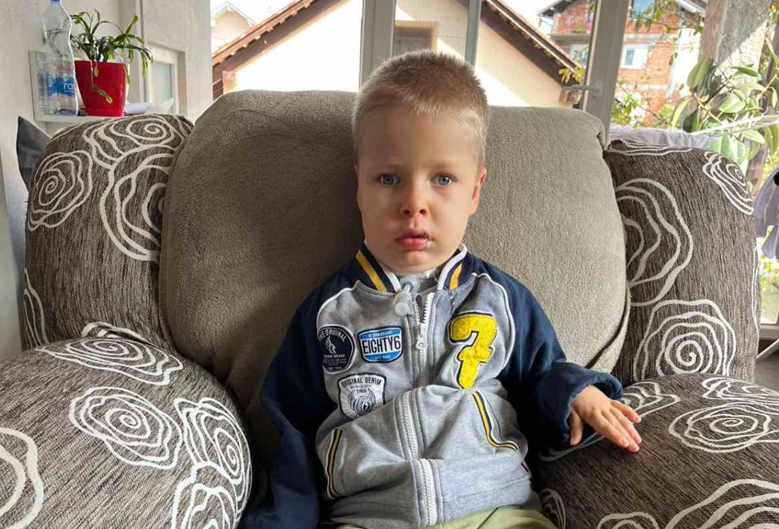 U Srpskoj ne postoji terapija: Petogodišnji Mihajlo hrabro se bori s teškom spinalnom mišićnom atrofijom