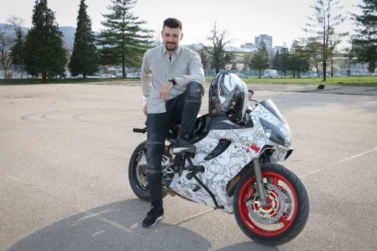 Banjalučanin koji je oduševio region otkriva kako je postao kralj stant vožnje: Stajati na motoru i nije previše zahtjevno