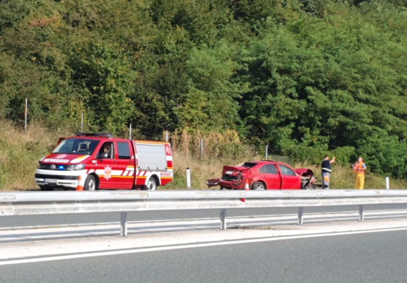 Nesreća na auto-putu: Izgubio kontrolu i udario vozilom u bankinu VIDEO