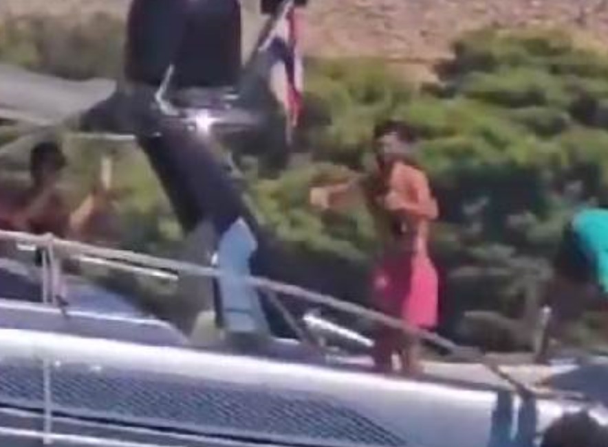 Novak uhvaćen na jahti u Hrvatskoj: “Povukao” iz flaše, pa skočio u more VIDEO