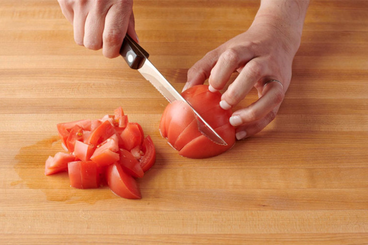 Crveni eliksir zdravlja: Zašto je paradajz jedna od najvažnijih namirnica za srce i zaštitu organizma