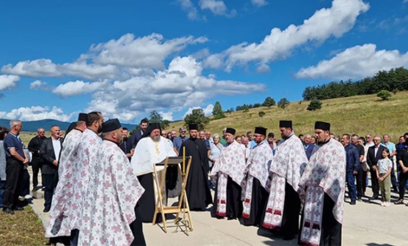 Suze u očima, knedla u grlu: 29 godina od bombardovanja izbjegličke kolone na Petrovačkoj cesti