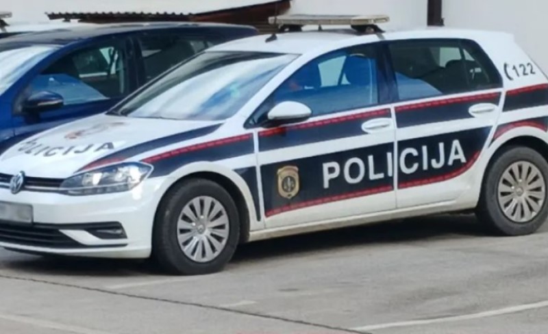 Teška nesreća u BiH: U sudaru četiri automobila i kamiona povrijeđeno sedam osoba