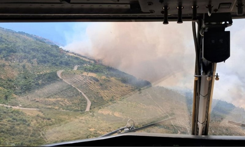 Borba s vatroma: Pogledajte kako izgleda gašenje požara iz kokpita kanadera VIDEO