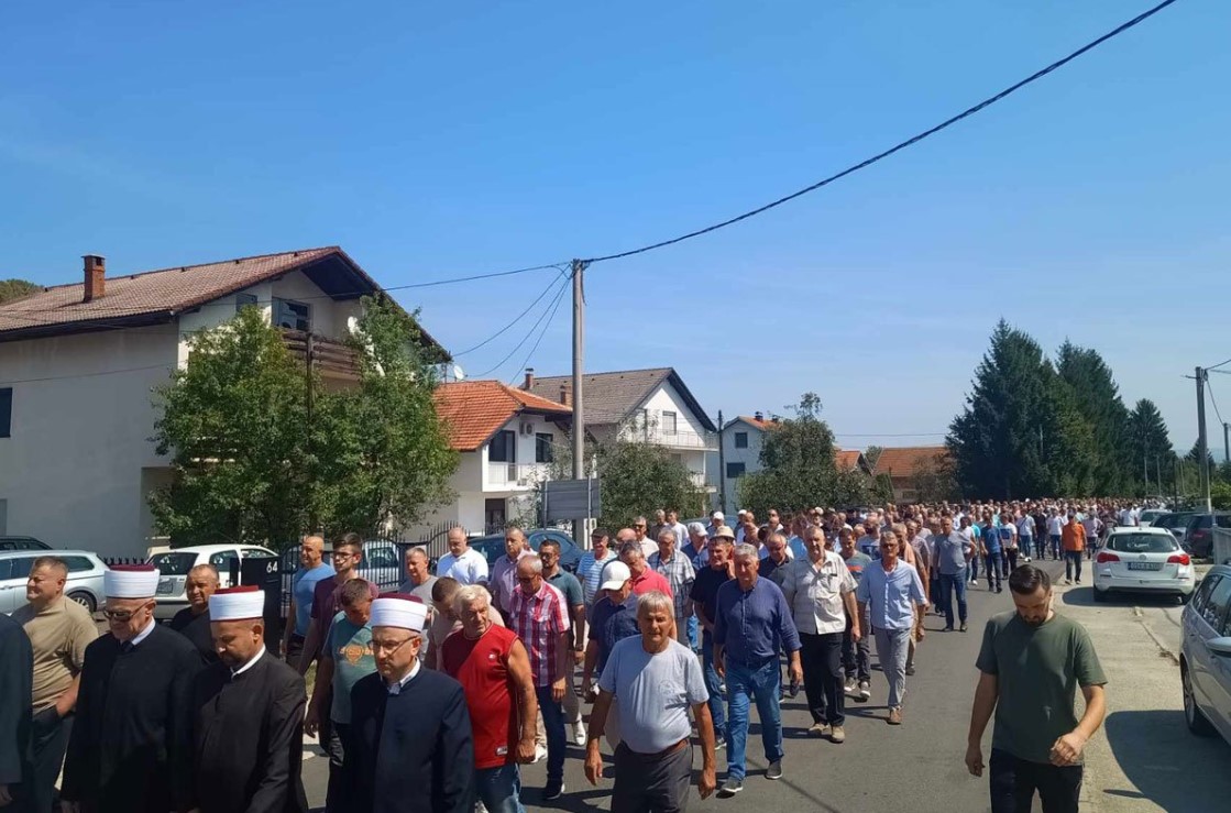 Tuga u Sanskom Mostu: Sahranjena još jedna žrtva krvavog pira u školi