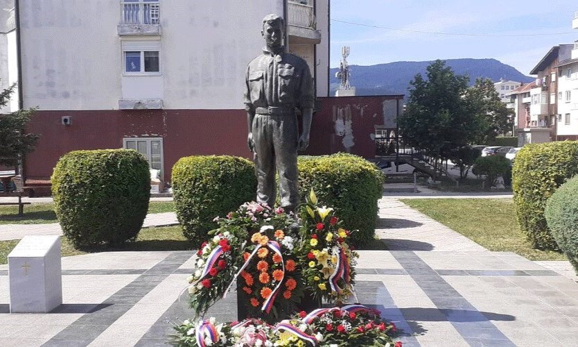 Odgovora i dalje nema: Na Palama obilježeno 26 godina od ubistva komandanta “Belih vukova”