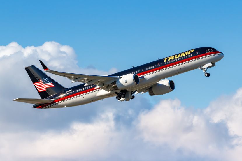 Trampov avion imao tehničke probleme prije slijetanja