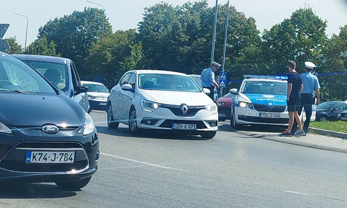 Ponovo saobraćajka u kružnom toku: Oprezno i strpljivo u ovom dijelu Banjaluke FOTO