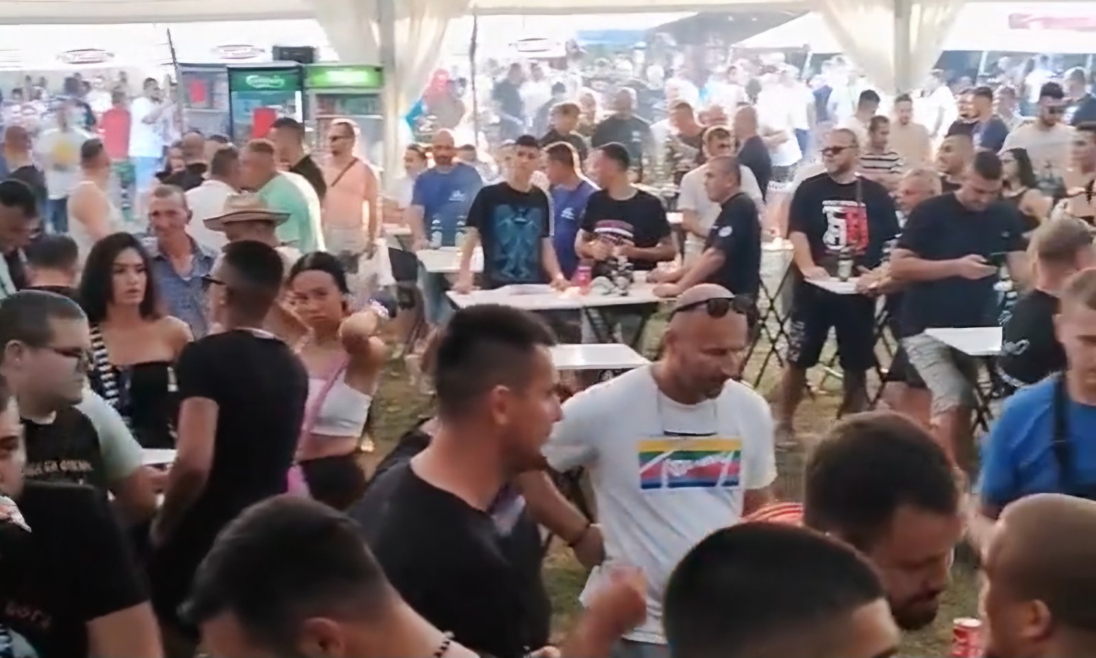 Završene borbe bikova: “Zakuvalo” se na Kočićevom zboru, zaigralo se kolo, zavrtio ringišpil VIDEO