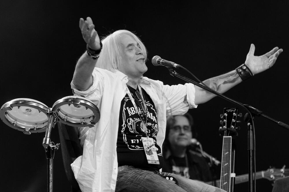 Preminuo Bora Đorđević: Legendarni frontmen Riblje čorbe izgubio bitku sa teškom upalom pluća FOTO