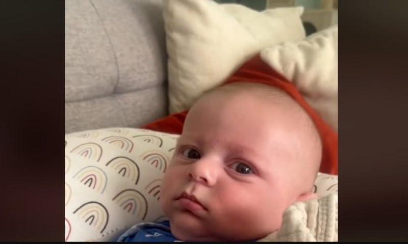 Smijeh do suza: Mama probudila dječaka, a njegova reakcija je apsolutni hit VIDEO