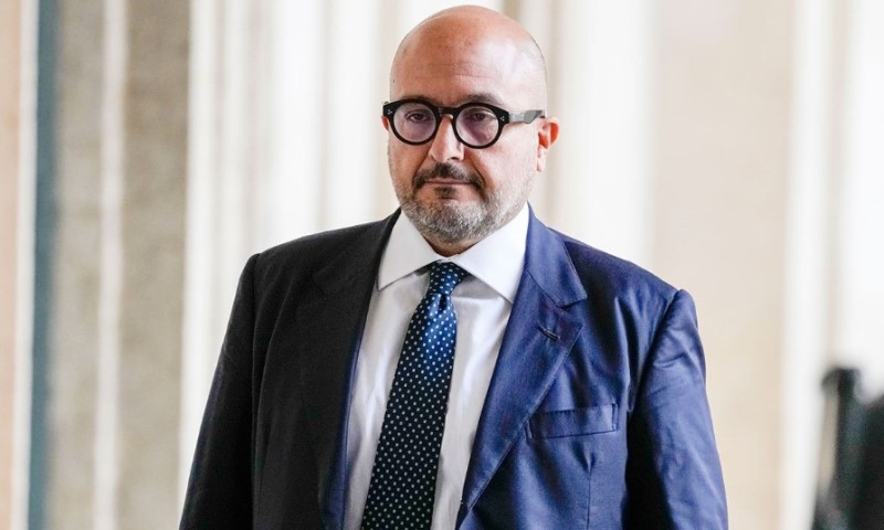 Skandal u parlamentu: Ljubavnica se osvetila ministru koji ju je ostavio