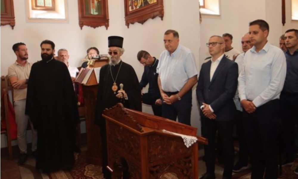 Prisutan i Dodik: Liturgiju u manastiru Stuplje služi vladika Jefrem