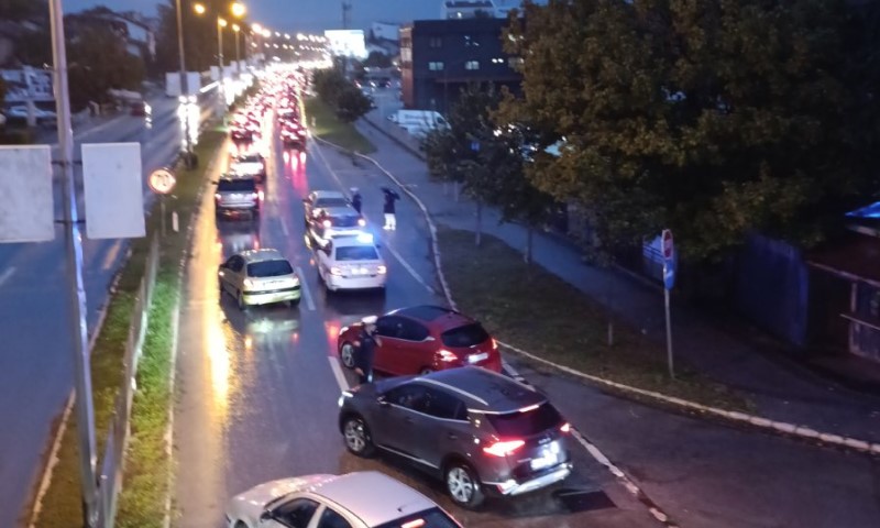 Nema pomaka: Dvije nezgode na 100 metara u Banjaluci FOTO