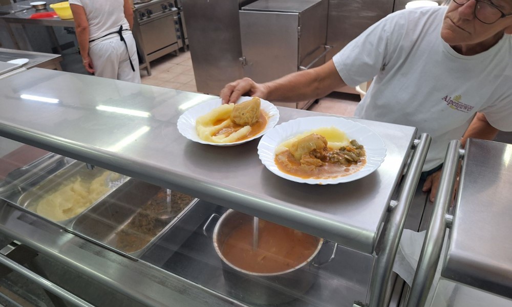 Tri marke, tri obroka! Pekara, market ili menza? Evo šta biraju studenti u Banjaluci FOTO