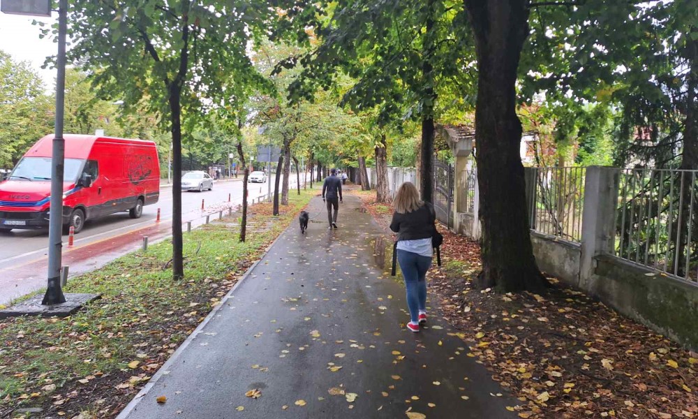 Jutro oblačno i kišovito, tokom dana prestanak padavina uz razvedravanje