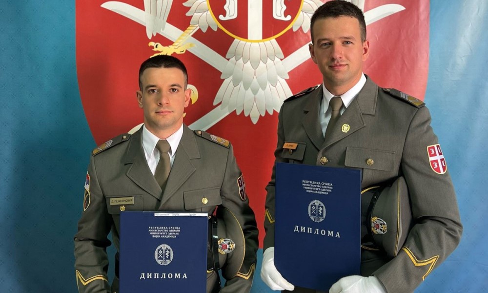 Aleksa i Dejan uspješno završili školovanje: Pripadnici MUP-a RS u Beogradu dobili čin vojnih oficira