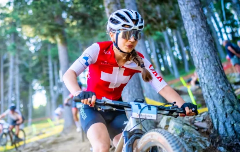 Pala tokom trke: Mlada biciklistkinja u kritičnom stanju