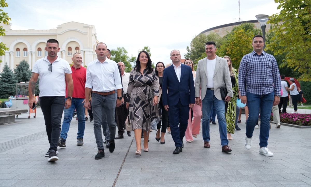 Kampanju započeli na Trgu Krajine: DEMOS u Banjoj Luci očekuje tri odbornička mandata FOTO