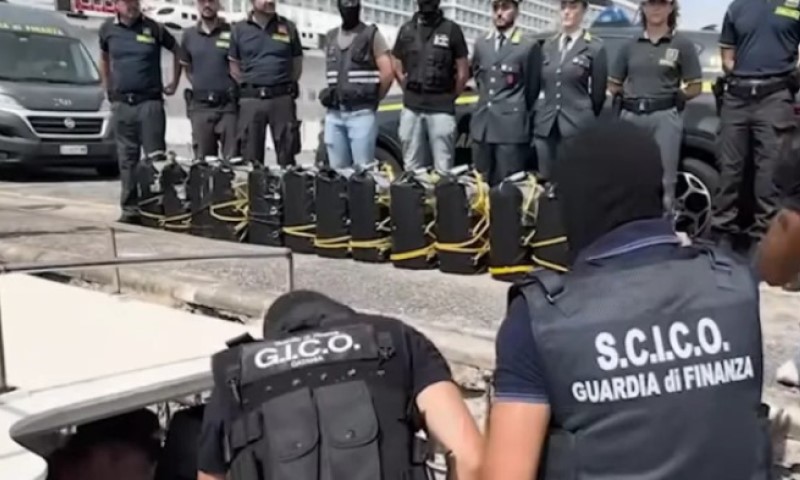 Filmski upad policije: Srbin sa još četvoricom iz mora izvukao više od pola tone kokaina umjesto ribe VIDEO