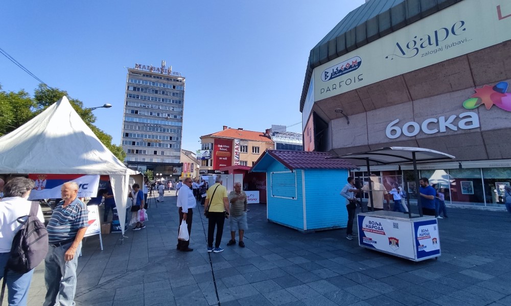 Trg Krajine od jutros u novom ruhu: Počela predizborna “žurka” u Banjaluci FOTO/VIDEO