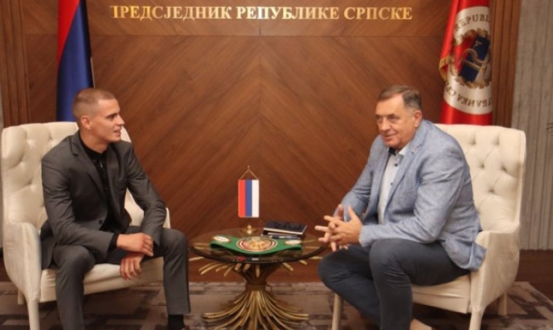 Poznati bokser kod predsjednika: Dodik upriličio prijem za Tomislava Vukomanovića