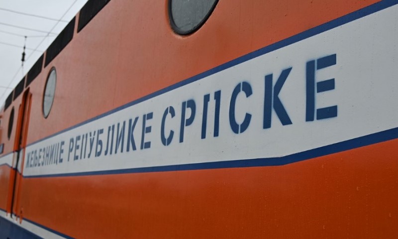 Radnici na radnim mjestima! Sindikati u ŽRS prekinuli obustavu, isplaćene plate za avgust