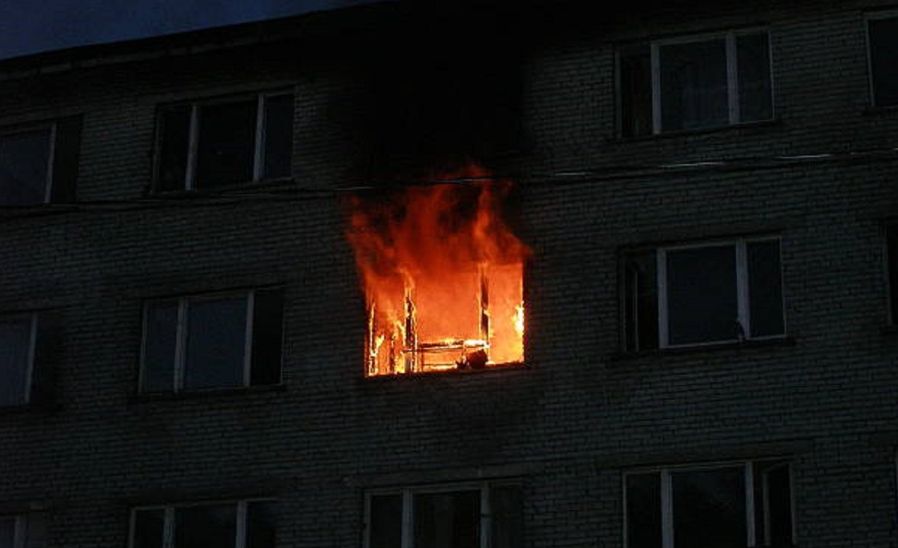 U požaru smrtno stradala majka i dvoje djece