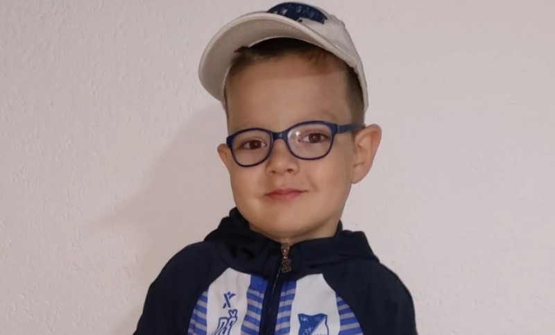 Ne okrećite glavu od malenog Darisa: Dječaku iz BiH hitno potrebna pomoć dobrih ljudi