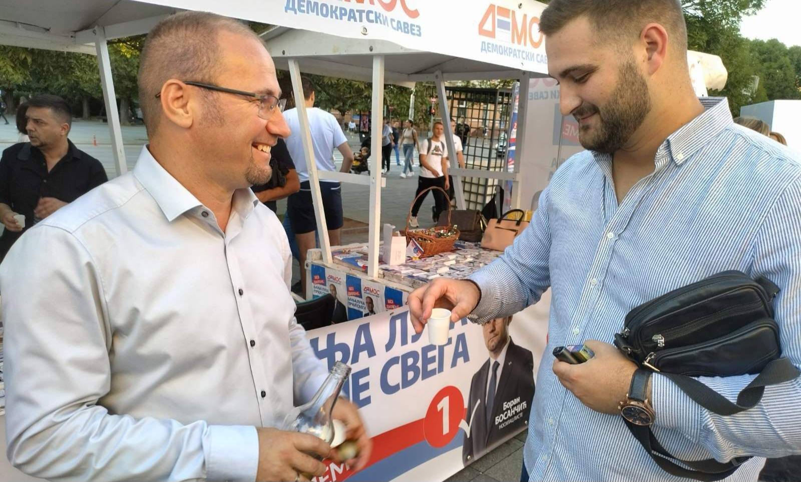 DEMOS domaćinski, sa kafom i rakijom! Bosančić: U Banjaluci povećati podršku poljoprivredi FOTO