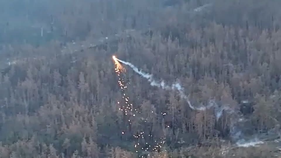 CNN: Ukrajinski dronovi izbacuju rastopljeni metal po ruskim položajima, posljedice zastrašujuće VIDEO