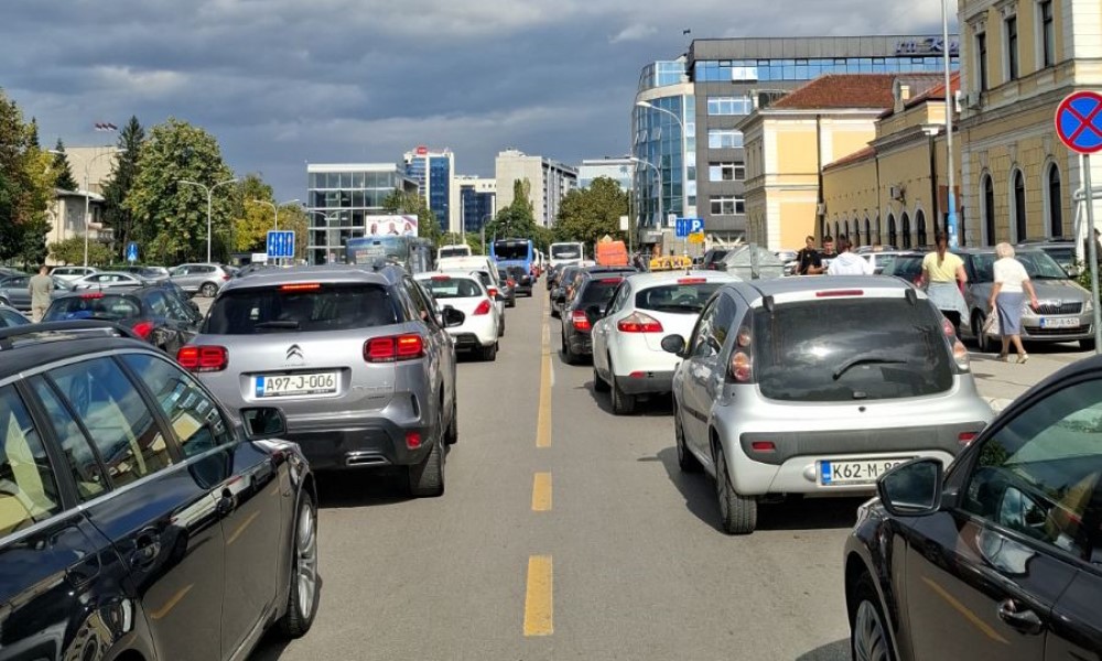 I danas ista priča u Banjaluci: Građani prijavljuju kolaps u saobraćaju širom grada FOTO/VIDEO