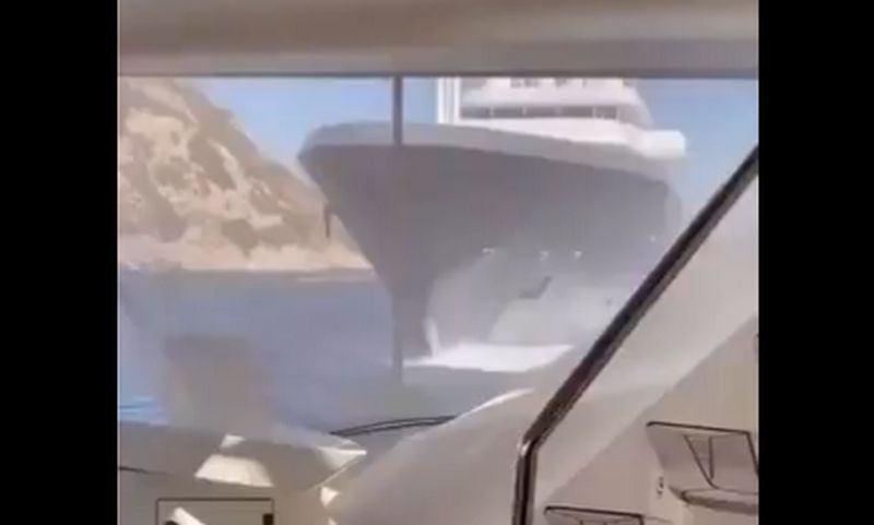Superjahta udarila u luksuzni brod: Putnici vrištali u panici VIDEO