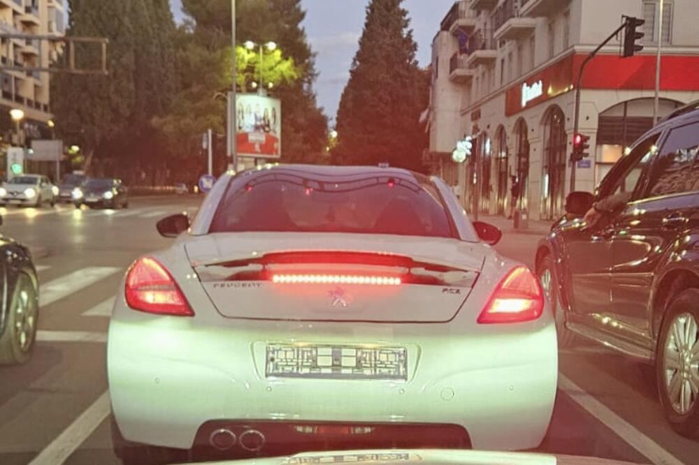 “Žele im otežati povratak kući”: Policiji prijavljeno 15 krađa registarskih oznaka iz Srbije i BiH