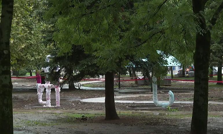 Dijete palo sa slova u banjalučkom ćiriličnom parku, nezadovoljstvo građana kulminira