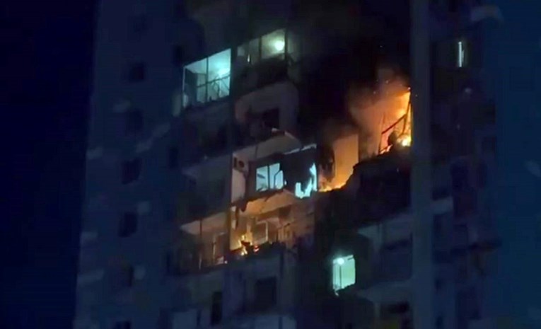 Ukrajinski napad dronovima na Rusiju, gađana i Moskva: Jedna žena poginula, obustavljeni letovi VIDEO