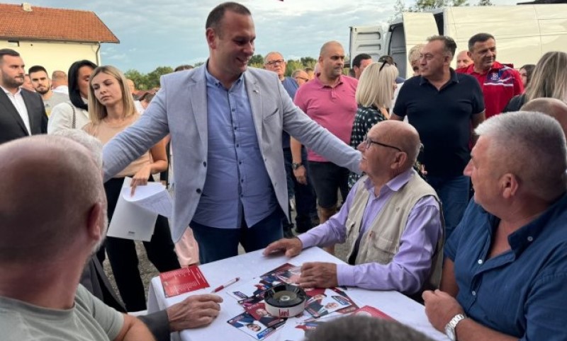 Kandidat za gradonačelnika Banjaluke u Barlovcima: Šta je Šobot obećao mještanima