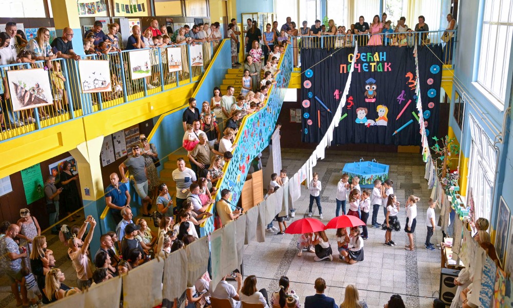 Počela školska godina: U banjalučkim školama posebne priredbe za nove školarce