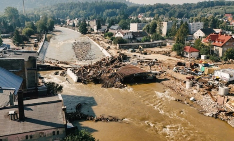 Poljska razorena, Njemačka šalje vojsku: Poplave pustoše Evropu, štete se mjere u milijardama