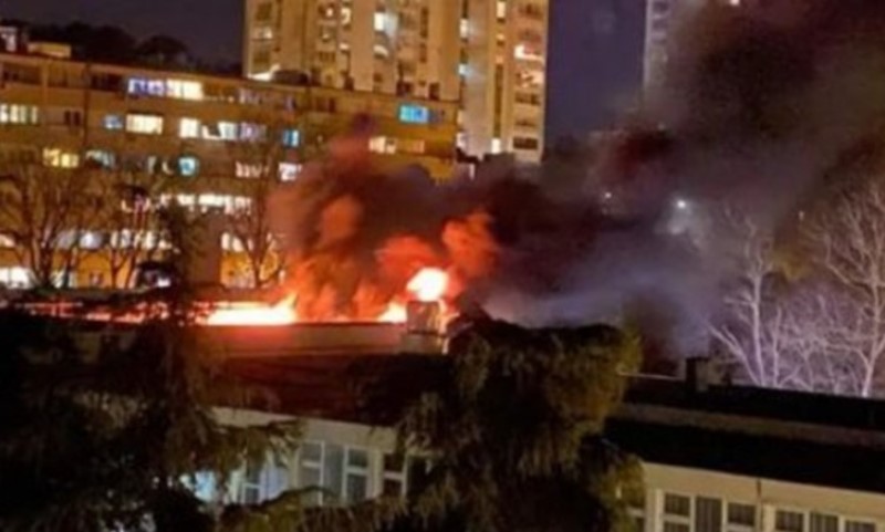 Policija i spasioci okupirali mjesto užasa: Požar u školi odnio živote 16 učenika