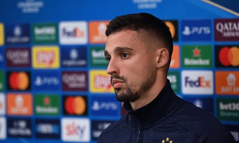 Krunić na udaru: Žestoke reakcije u FBiH zbog himne Srbije