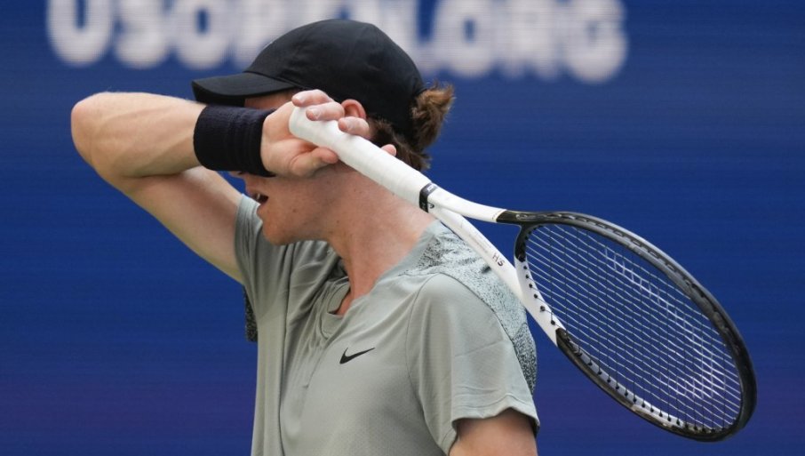 Janik Siner se povukao sa Dejvis kupa