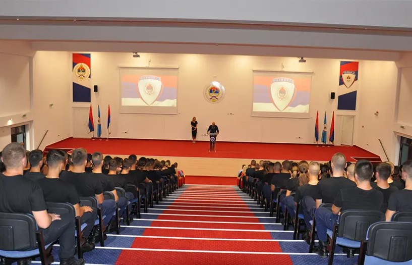 Kostrešević posjetio Školu unutrašnjih poslova: Policijski posao je težak, ali lijep i human
